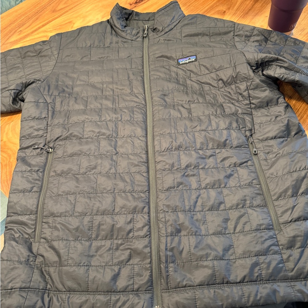 Men’s Patagonia Nanopuff jacket XL.